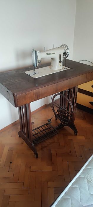 Шевна машина крачна Minerva