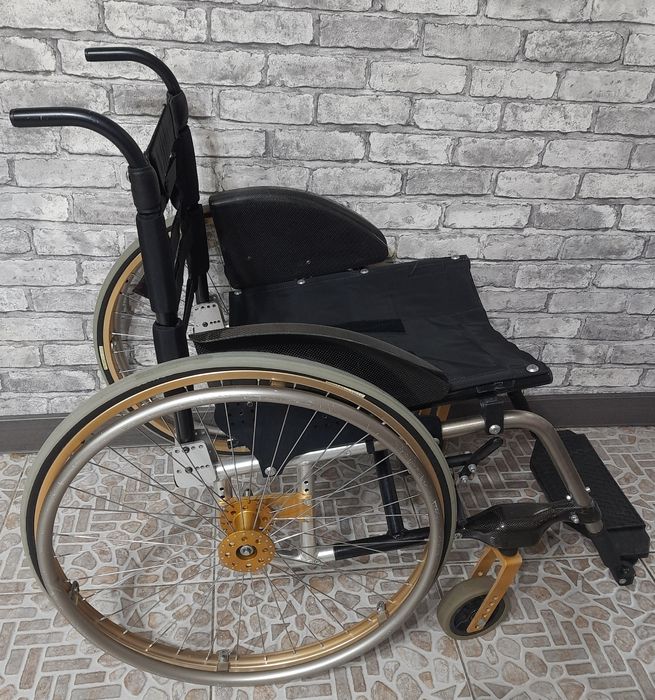 Инвалидное кресло коляска карбон активного типа отличного качества USA