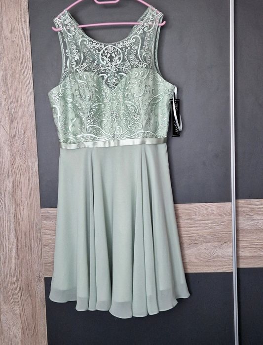 Дамска рокля за повод