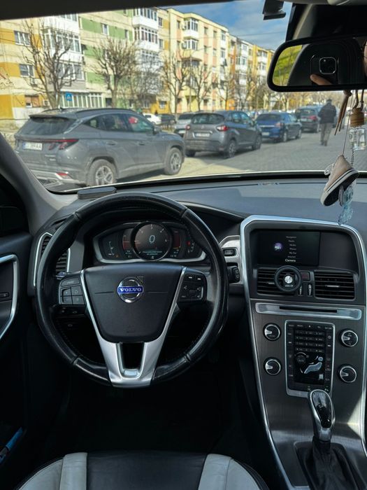 Volvo XC60 D4 181cp