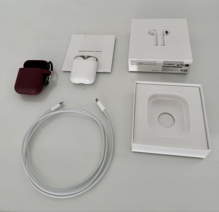 Apple AirPods 2 originale + cutie + cablu Lightning nou + husă silicon
