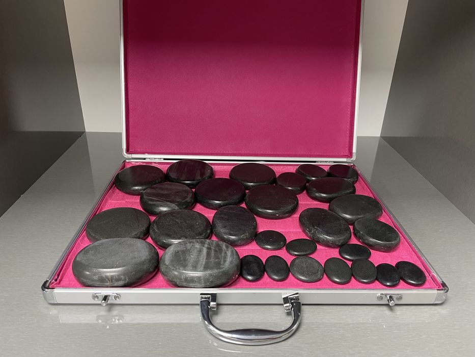 Набор камней для стоунтерапии 16 шт в кейсе с нагревателем