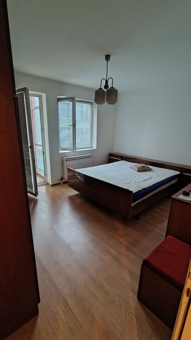 Топ Център- отдавам под наем-Апартамент 90 м2