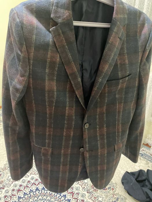 Продаеться костюм