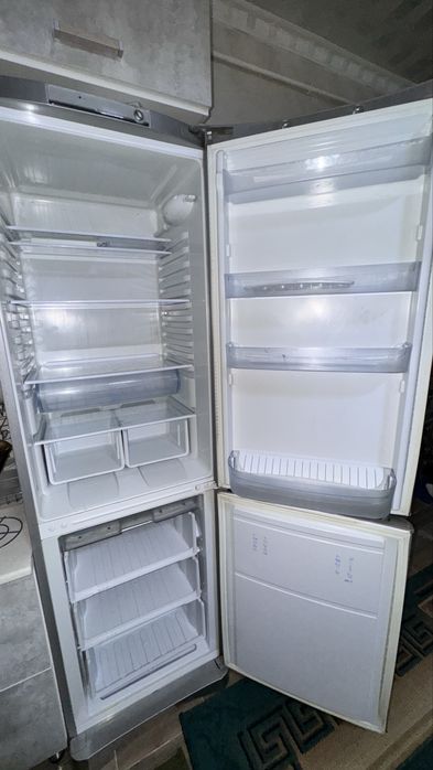 Холодильник Indesit