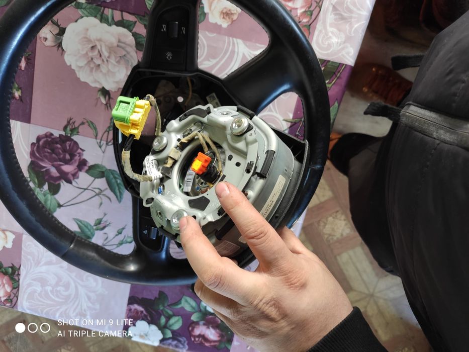 Vând volan audi A4 B8