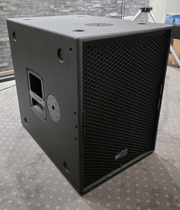 Vând bas RCF TTS 15-A