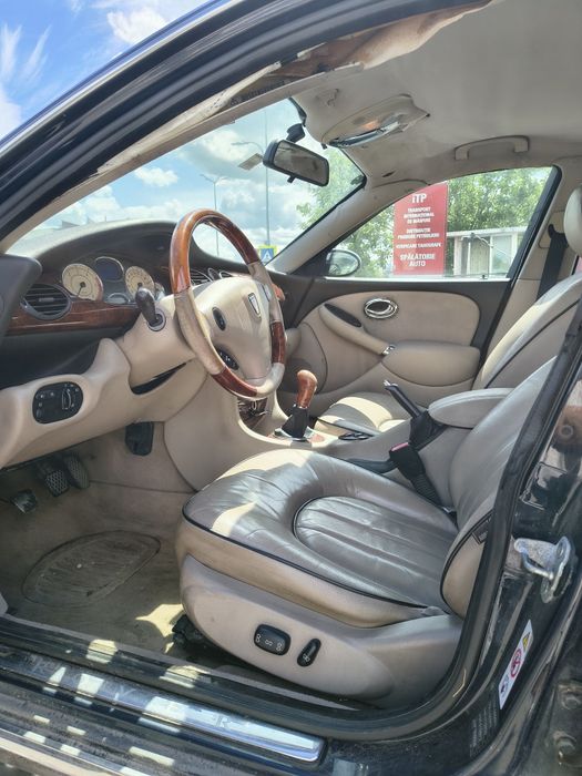 Vând ROVER 75  nu se dezmembrează se vinde complet