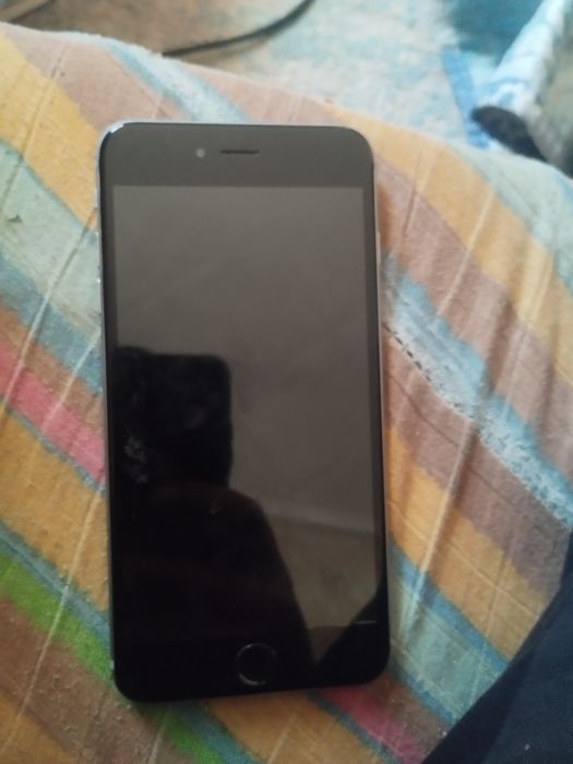 Продам дешого айфон 6