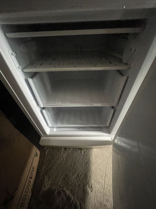 Холодильник indesit es20a