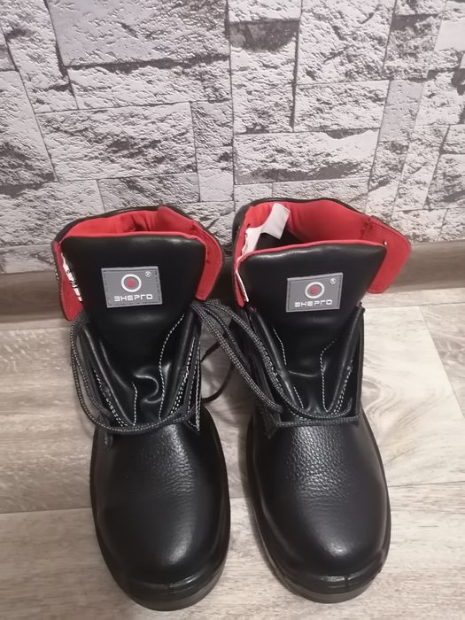 Продам спец обувь