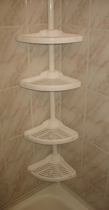 Полка угловая пластиковая для ванной