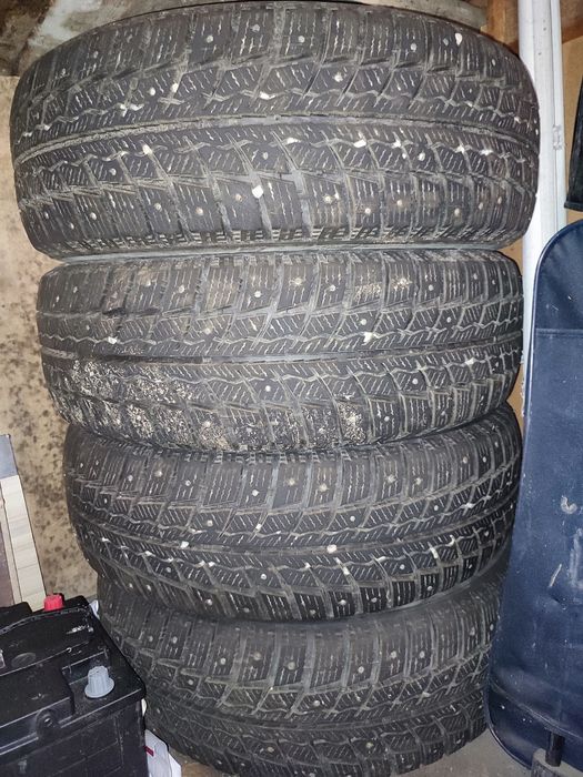 Шины зимние размер 225/70 R16. Б/у.