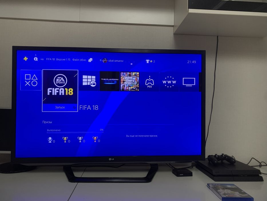 PS4 + 2 джойстика + GTA 5 + FIFA
