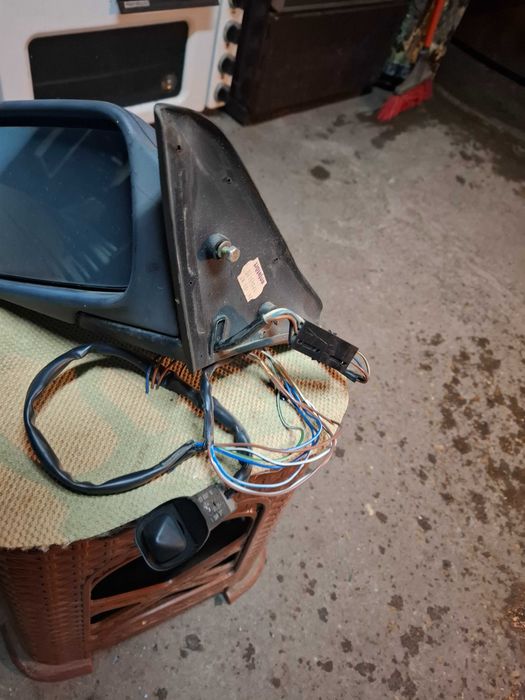 Огледала за BMW e30 оригинални.