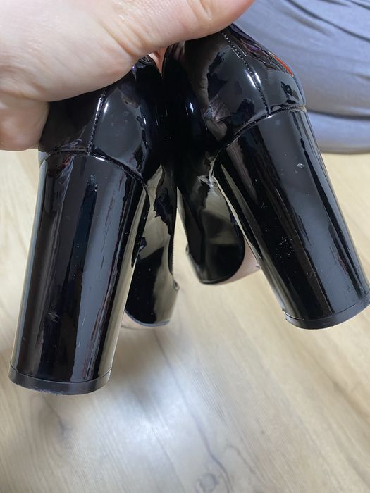 Pantofi Hugo boss marimea 35