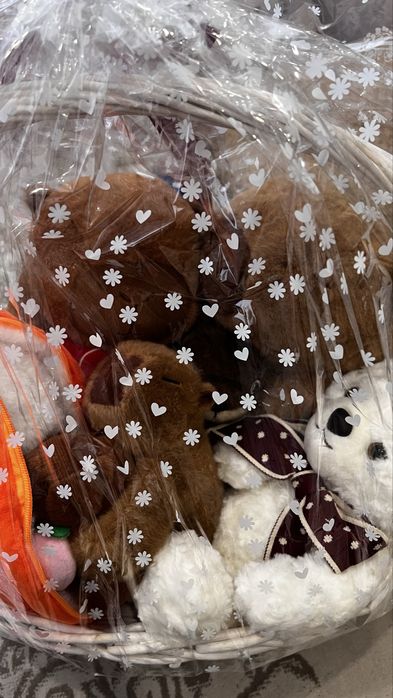 Продам корзину с игрушками