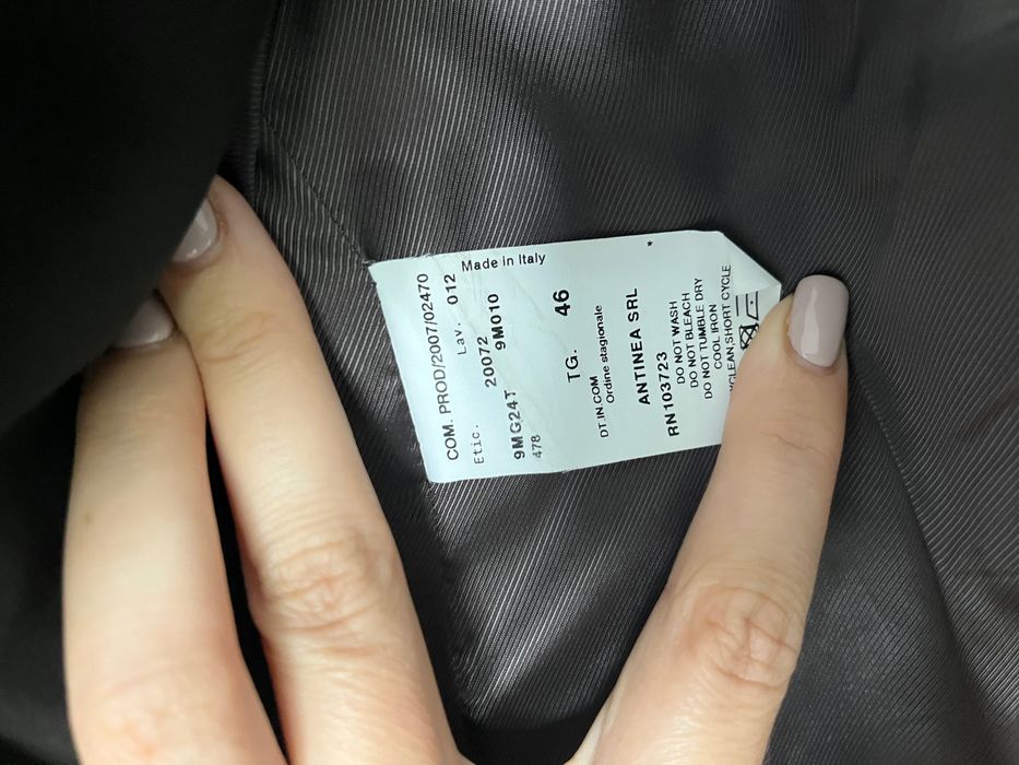 Vând sacou Armani dama 100% lana