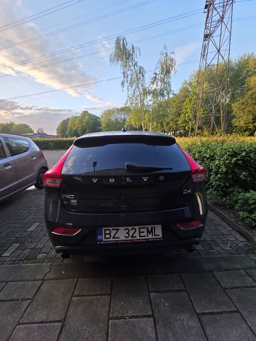 Volvo V40 D4 2015 
 Întreținut impecabil
