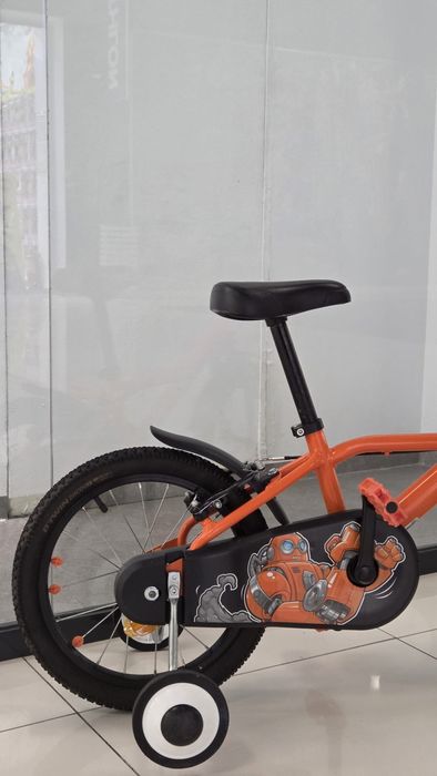 De vânzare bicicletă copil 6-8 ani!