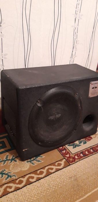 Сабвуфер на авто