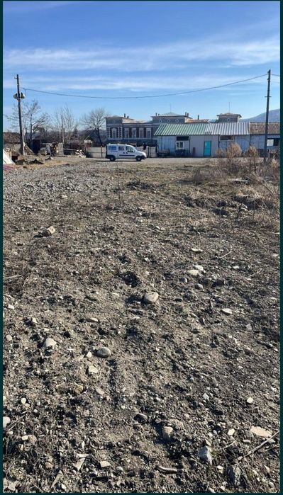 Închiriez hală + teren