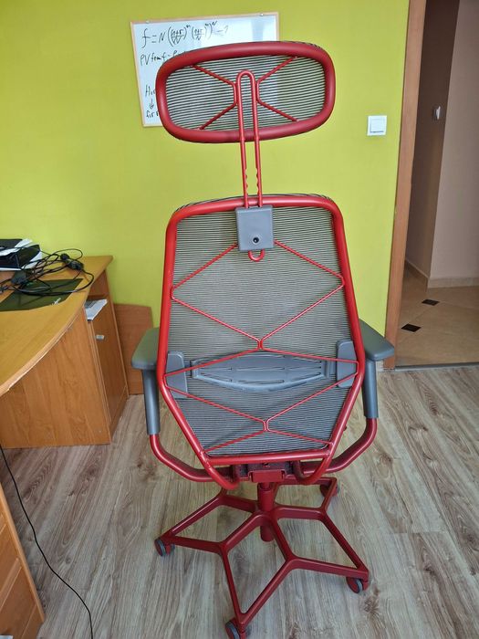 стол за компютър