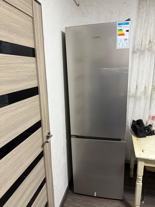 Холодильник GRAND