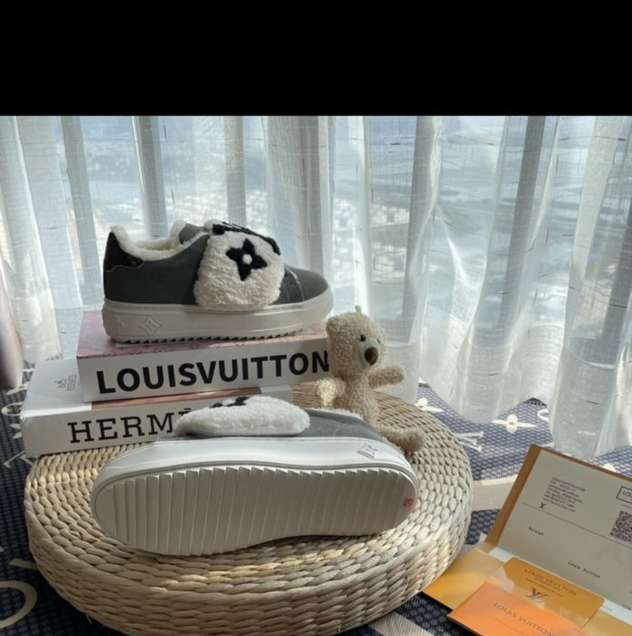 Adidasi Louis Vuitton dama