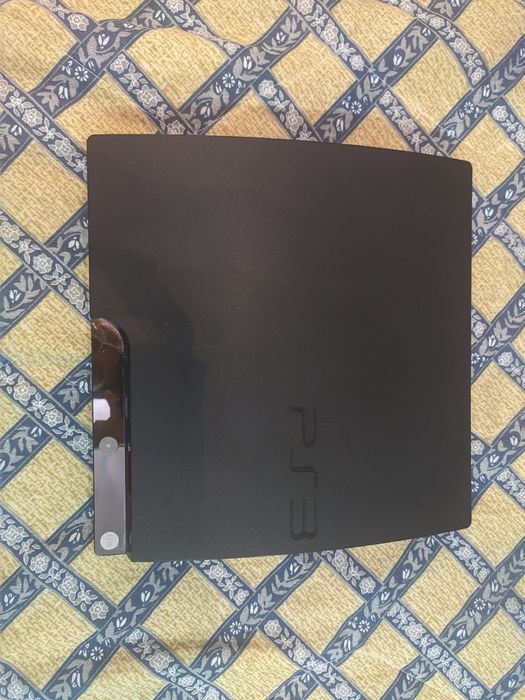 PlayStation 3 slim modat  2 controlere wireless cu foarte multe jocuri