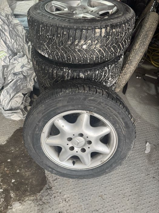 Продам летние шины с дисками MICHELIN 195/65/15