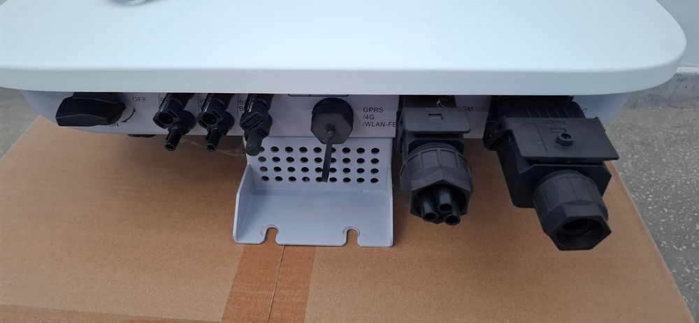 Трифазнен инвертор Huawei 10kw sun 2000 M1