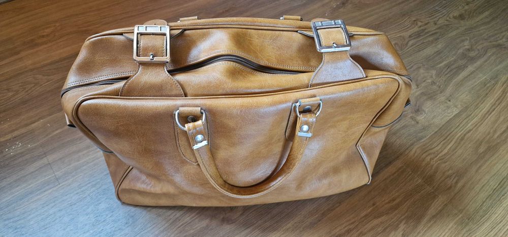 Чанта за път от светло кафява кожа