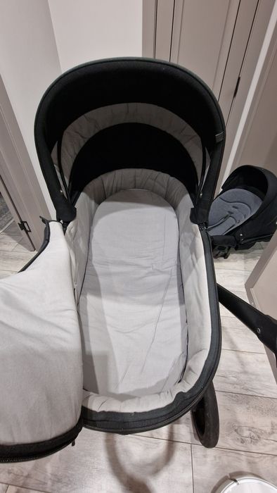 Продам детскую коляску ROAN