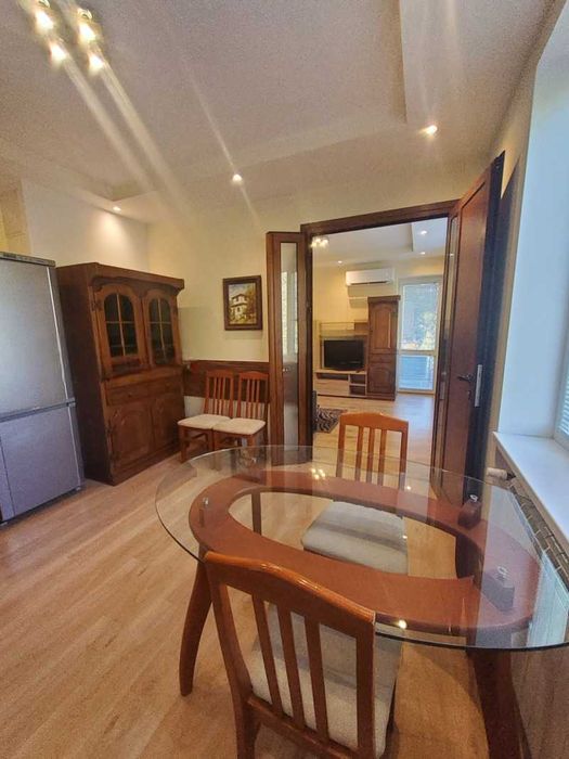 Дава се под наем Тристаен апартамент в Банкя - 110 кв.м за 1060 € - Снимка #2