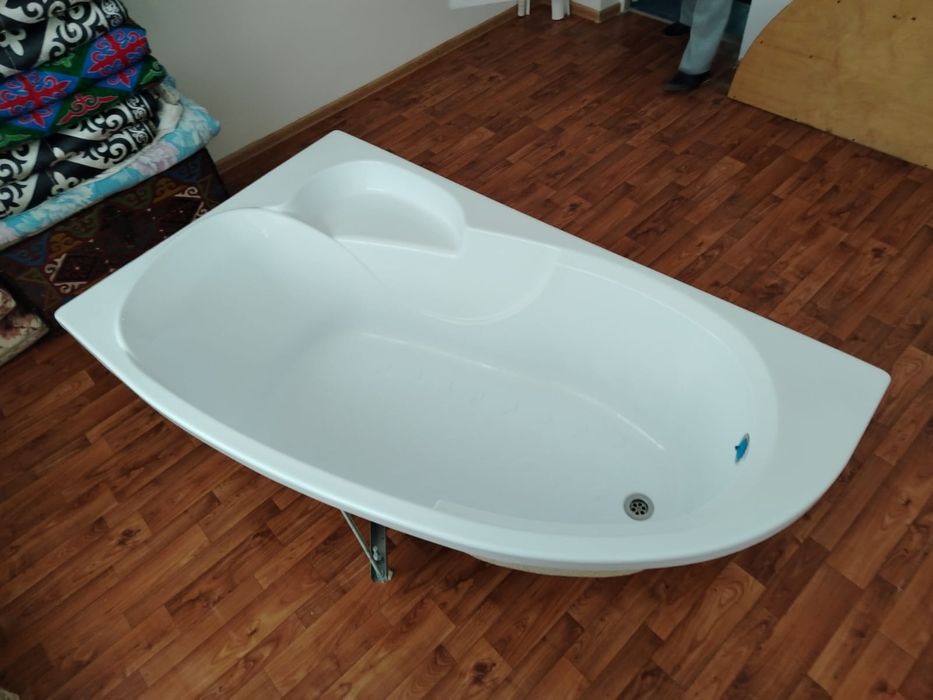 Ванна. Сатылады.