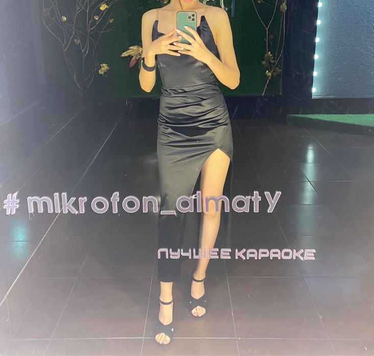 Черное вечернее платье