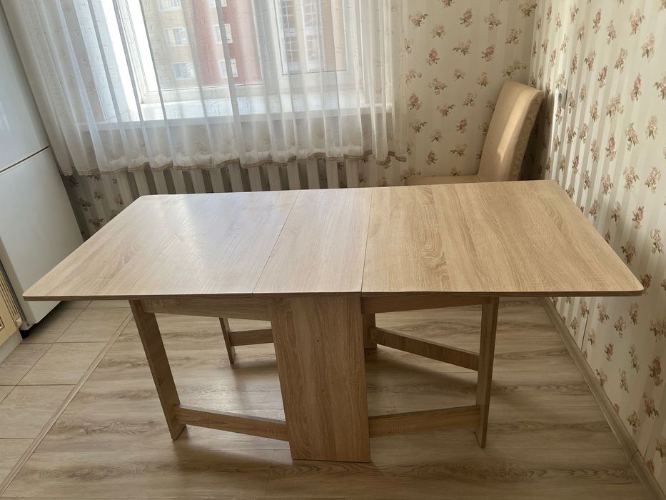 Продам стол книжку