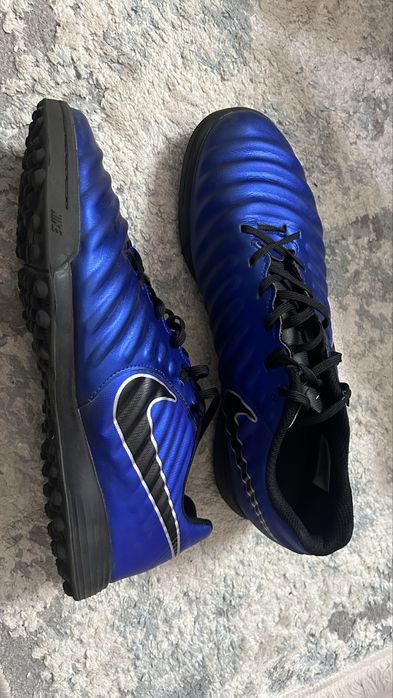 Футбольные бутсы