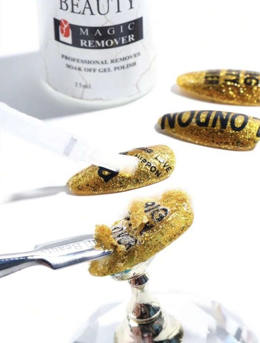 Remover pentru lacul de unghii