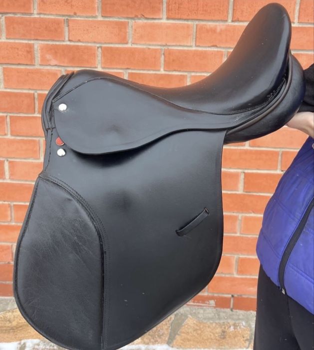 Продам Седло для верховой езды