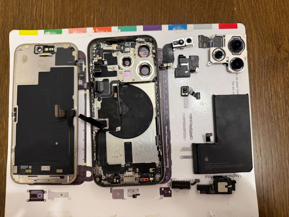 iPhone 15 Pro Natural Titanium на части цял не се продава