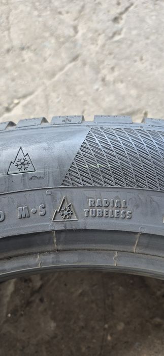 4 anvelope iarna Continental 255/50/20.Pretul este pe bucata