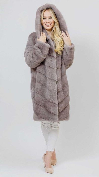 Haina de blana nurcă , vizon divină, incredibil. Culoare Gri