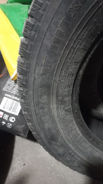Зимние шины 8 штук За 250000