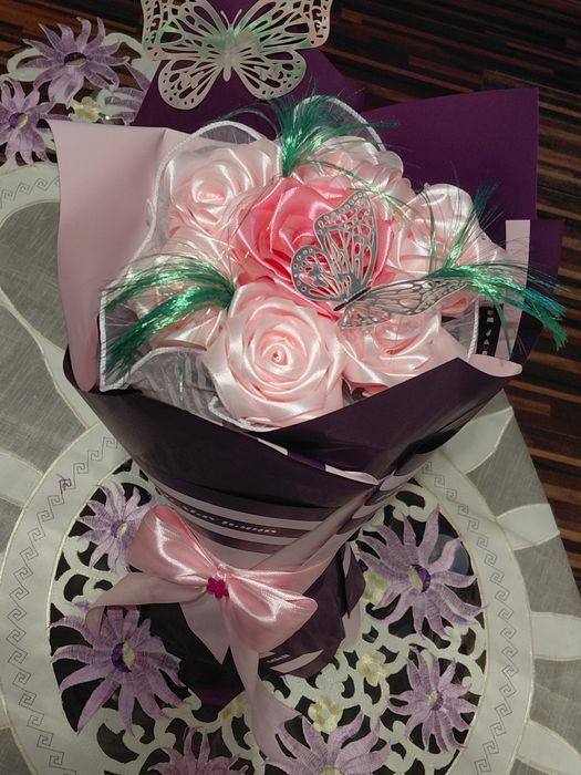 Buchet flori din satin