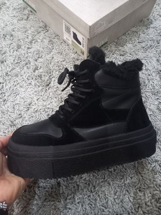 Продам хорошую обувь