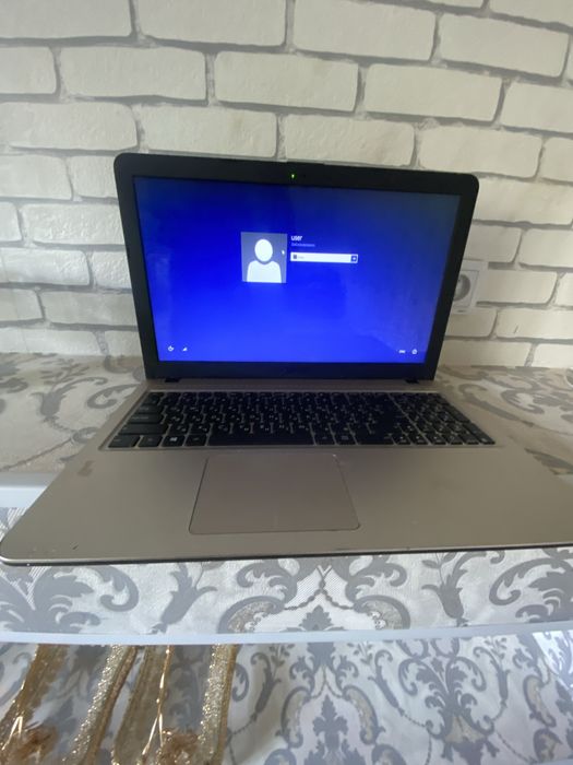 Noutbuk Asus Nukus
