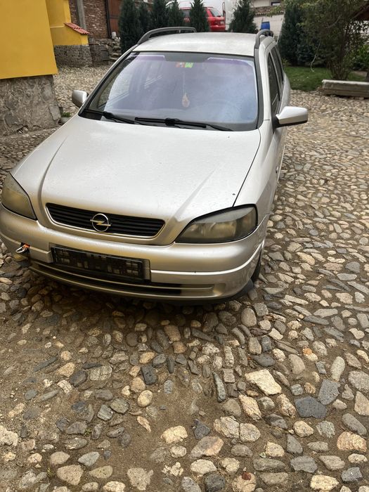 Dezmembrez opel astra