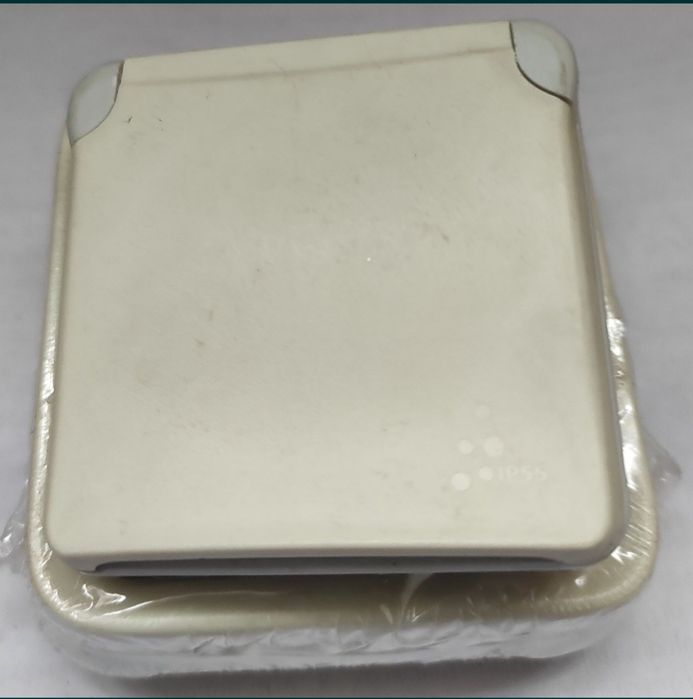 Розетки с крышкой Легранд